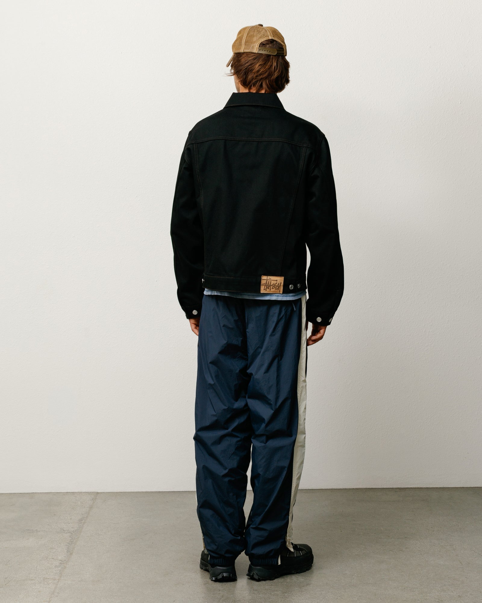 DENIM TRUCKER JACKET