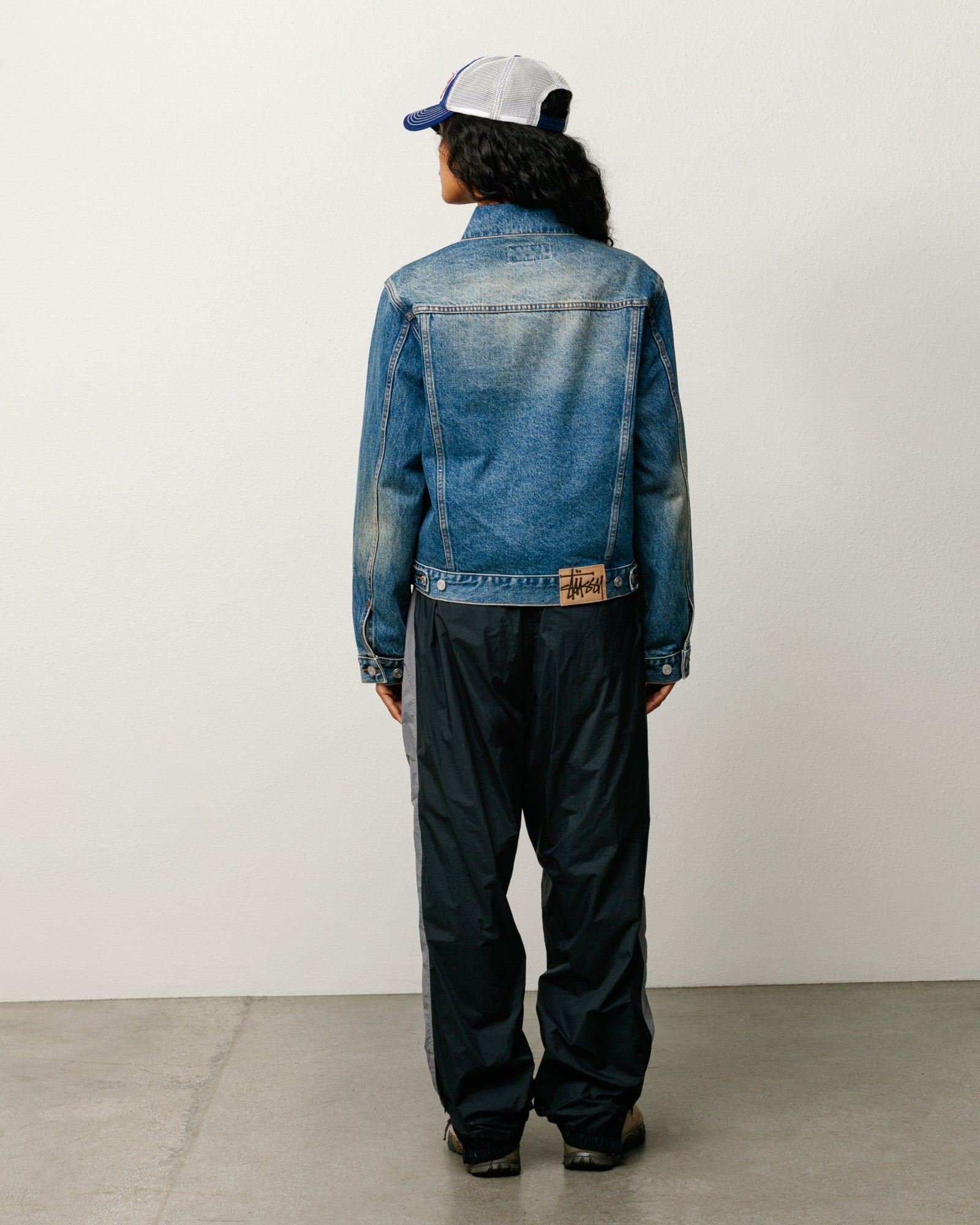 DENIM TRUCKER JACKET