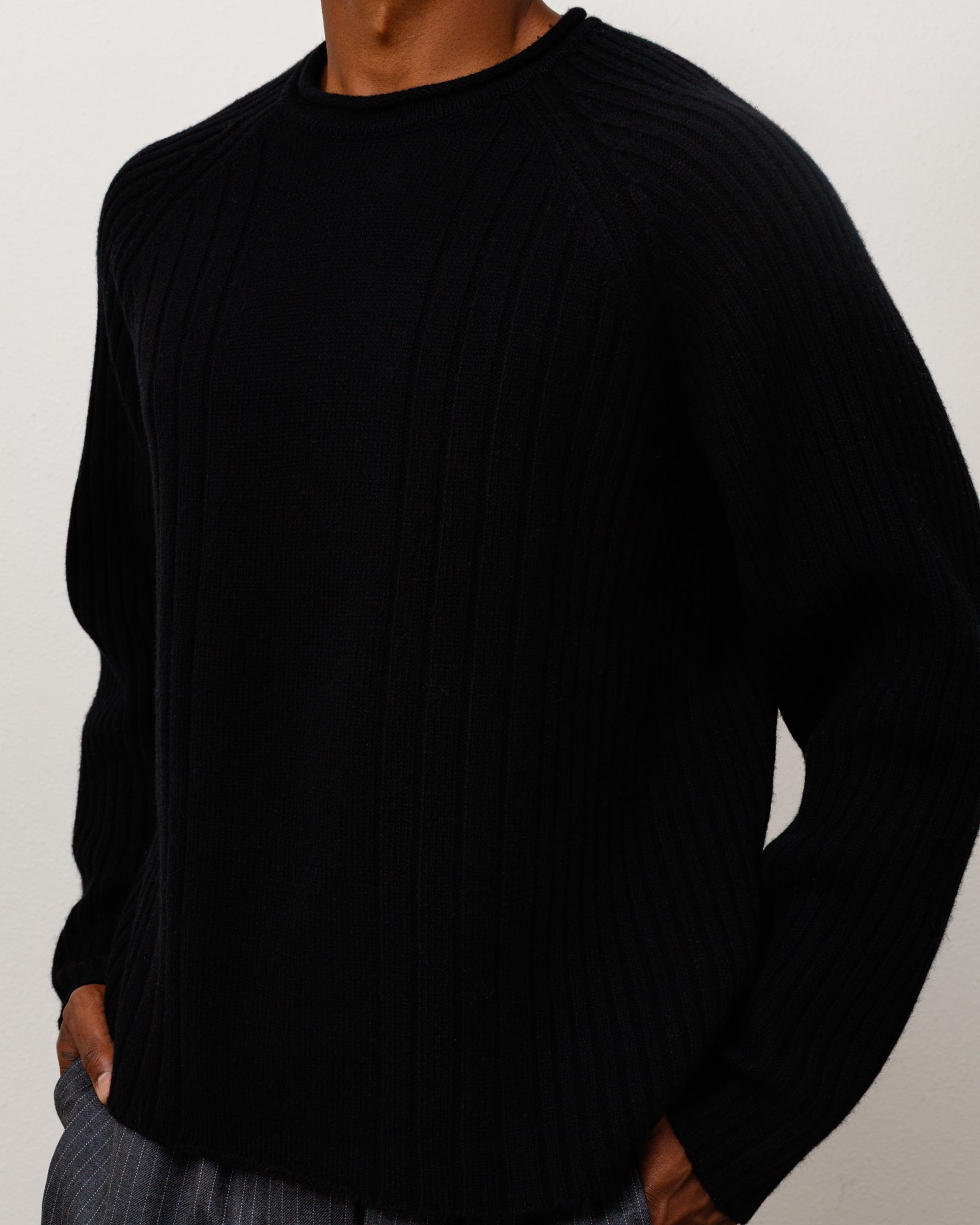 MERINO ROLL NECK SWEATER